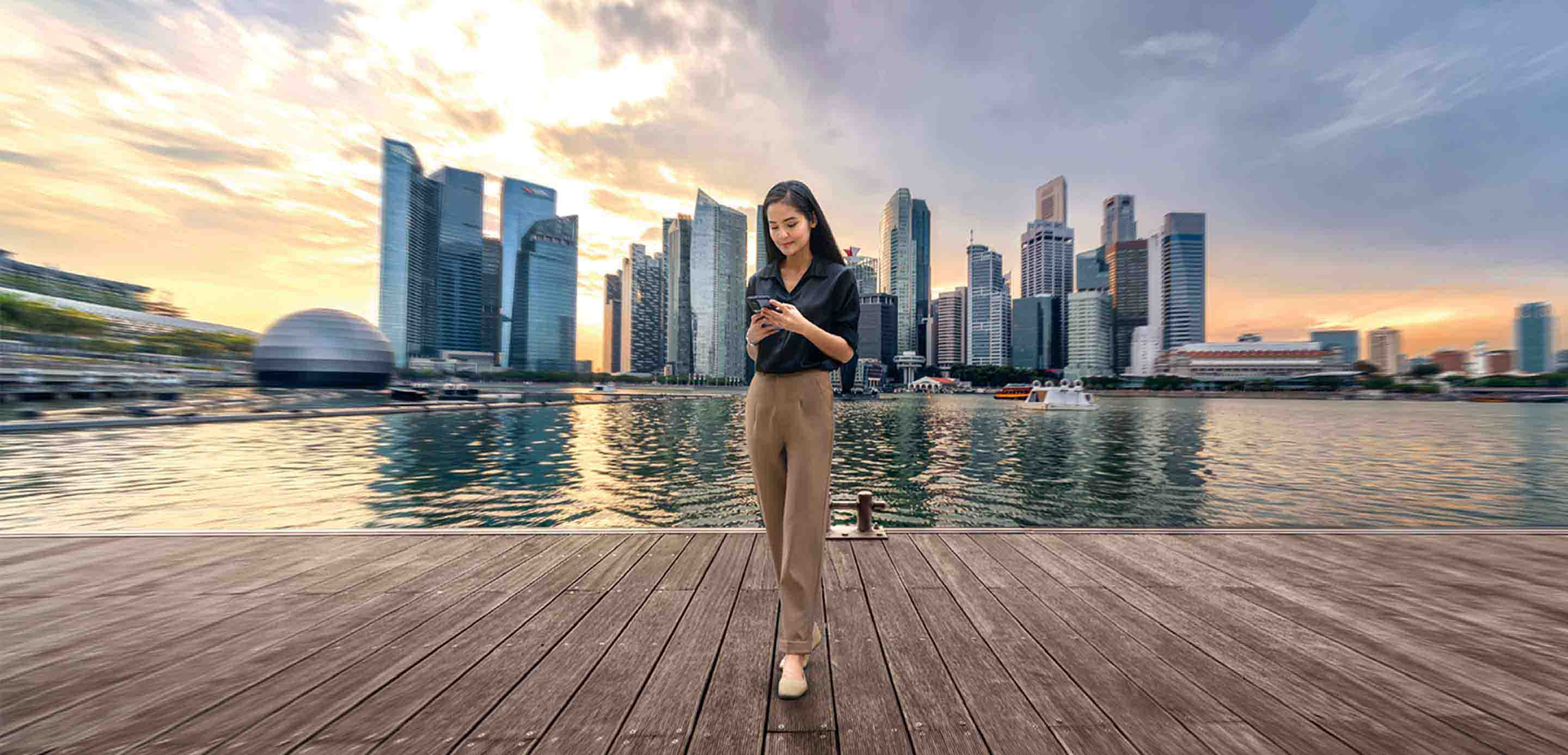 hsbc-navigator-sea-in-focus