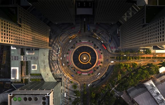 Financial center services from HSBC with a professional design